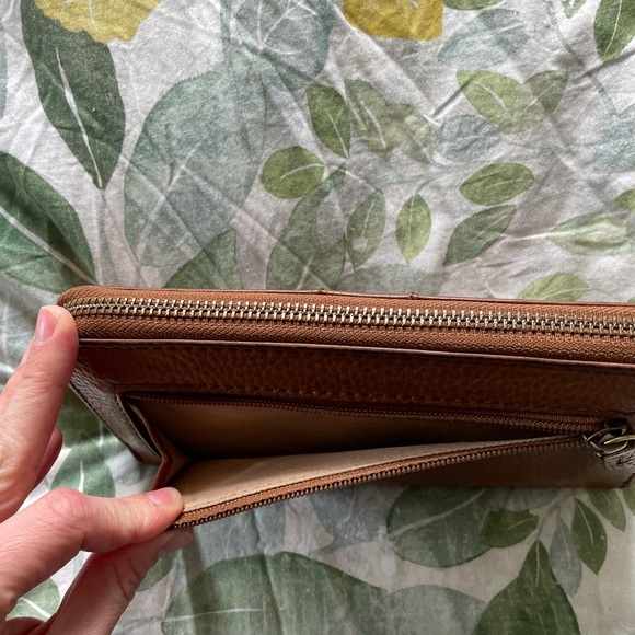 Fossil Zipper Wallet - Picture 6 of 6